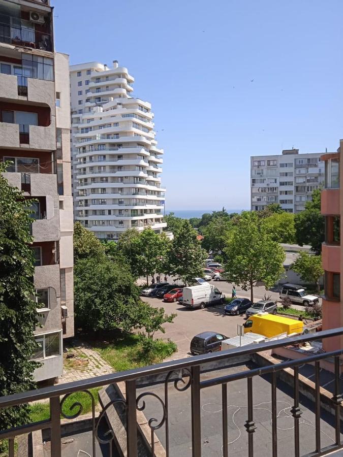 Ferienwohnung Flora Beach Burgas City Exterior foto