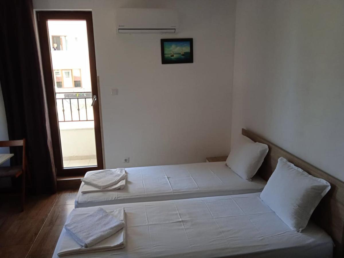 Flora Beach Burgas City Exterior foto