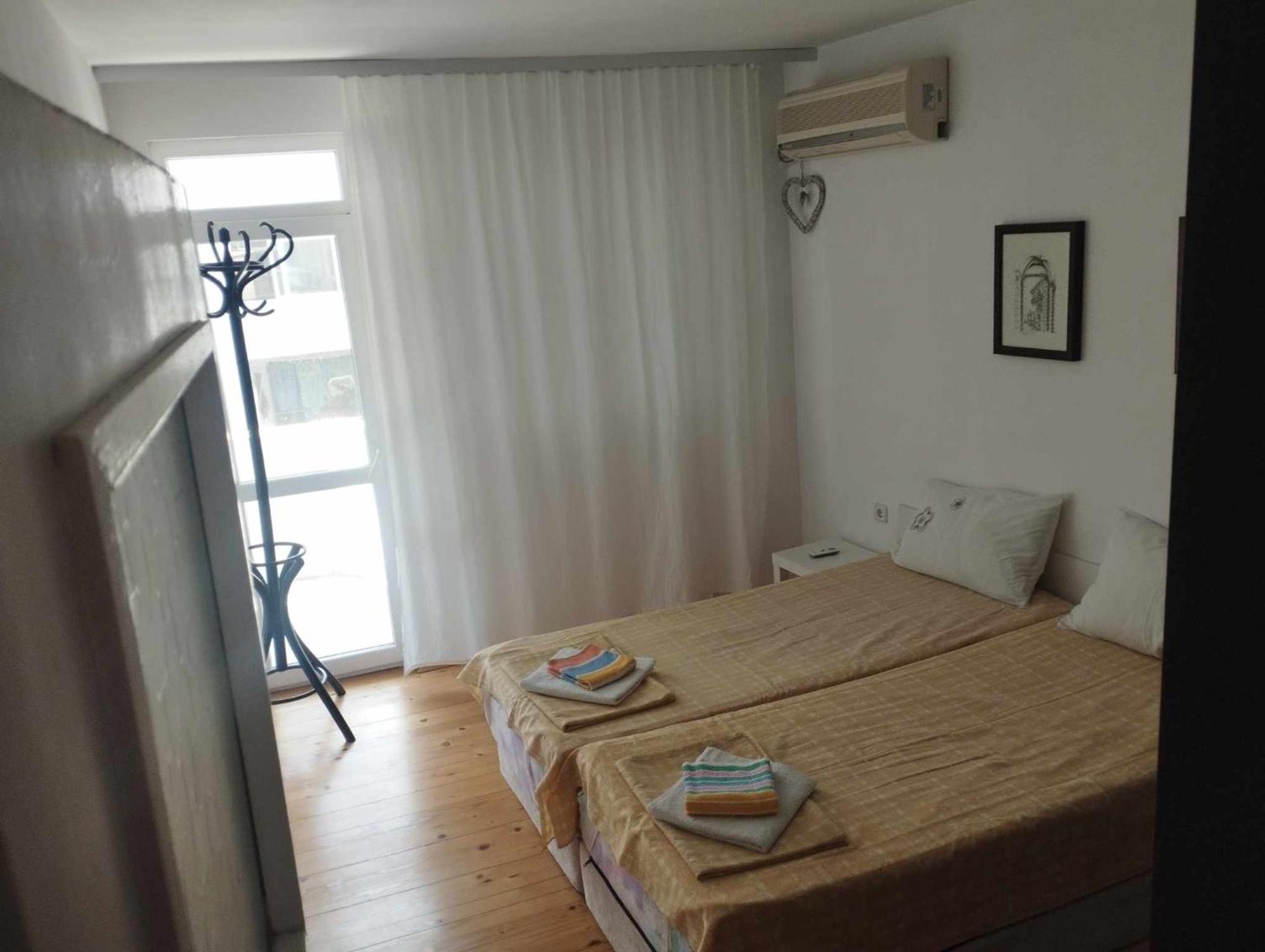 Flora Beach Burgas City Exterior foto